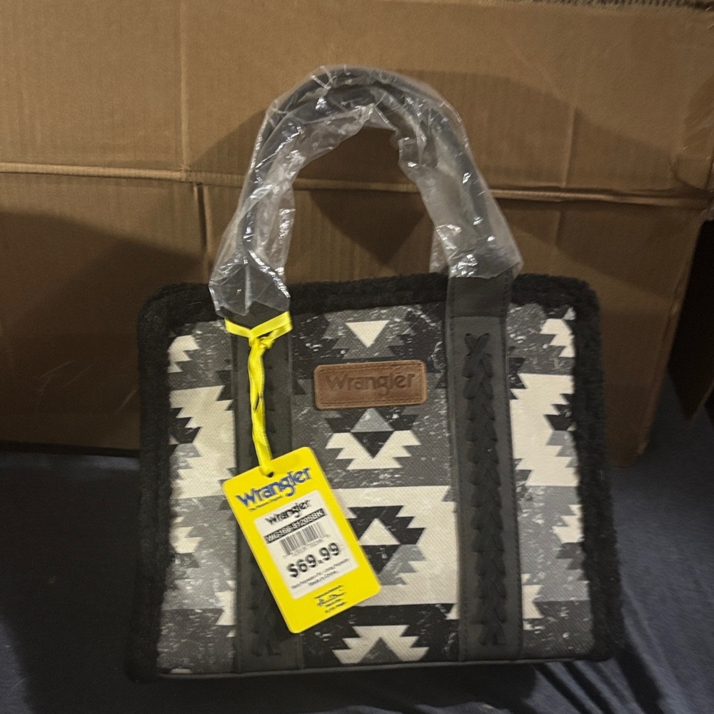 Wrangler Aztec Sherpa Tote in Black and Cream